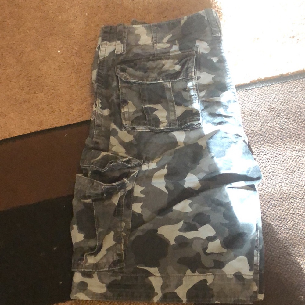 Shorts - Picture 2 of 4
